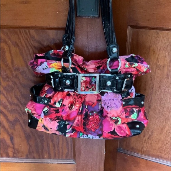 Wilsons Elli Vi Leather Floral Multicolor Shoulder Tote with Black Trim - Picture 4 of 5